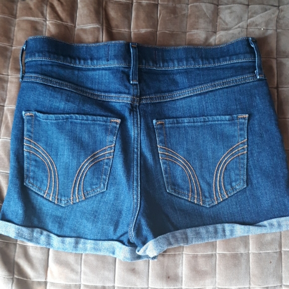 High waisted Hollister shorts - Picture 2 of 3